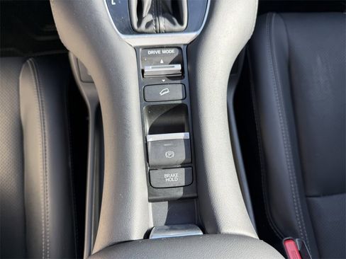 Used 2023 Honda HR-V EX-L image 32