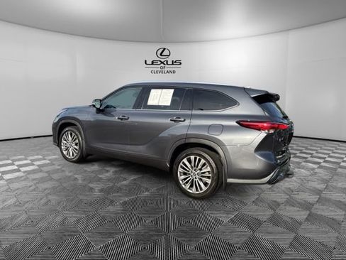 Used 2021 Toyota Highlander Limited AWD/4WD image 5