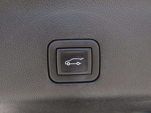 Used 2024 Chevrolet Tahoe LT RWD image 14