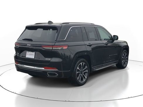 Used 2023 Jeep Grand Cherokee Overland AWD/4WD image 4