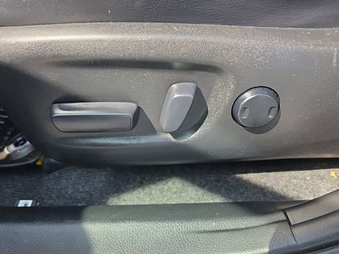 Used 2017 Toyota RAV4 SE w/ Power Special Value Package image 17