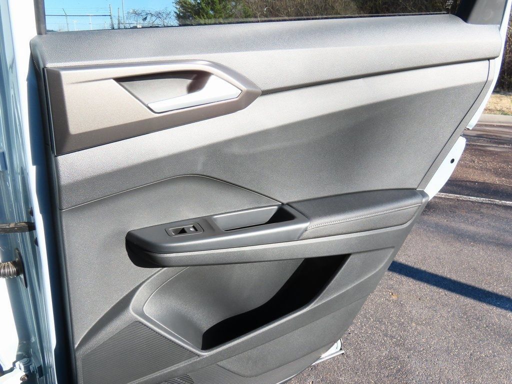 New 2025 Volkswagen Taos SE AWD/4WD image 39