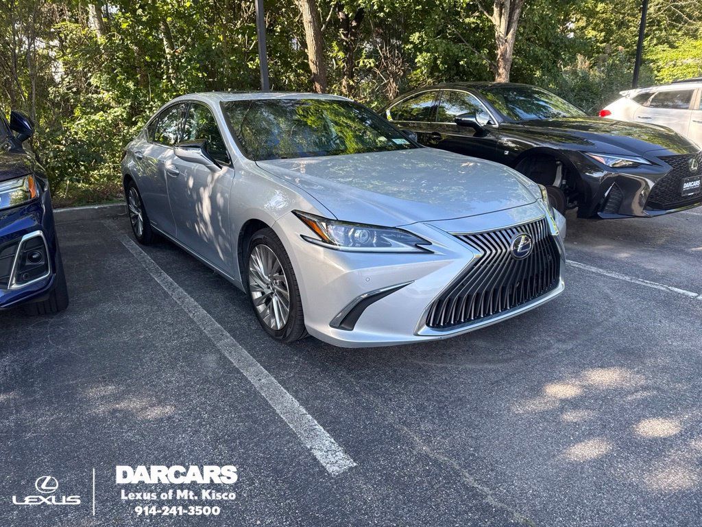 Used 2021 Lexus ES 300h w/ Accessory Package FWD image 1