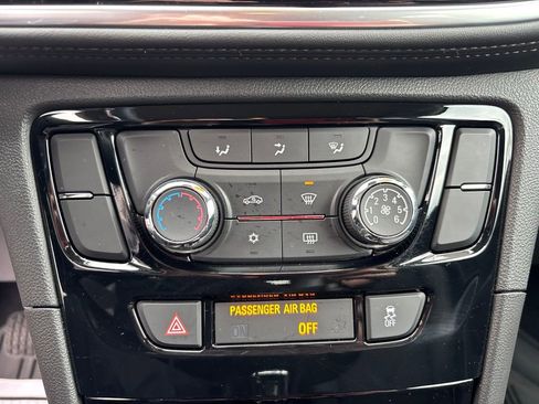 Used 2022 Buick Encore Preferred w/ Safety Package AWD/4WD image 28
