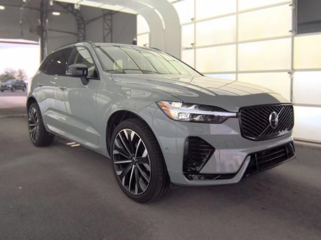 Used 2026 Volvo XC60 B5 Ultra AWD/4WD image 2