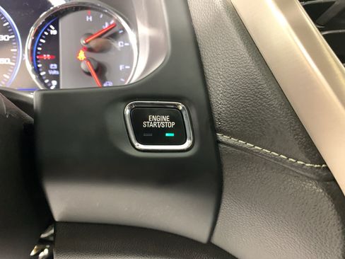 Used 2023 GMC Acadia Denali w/ Denali Technology Package FWD image 18