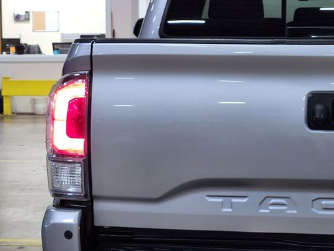 Used 2020 Toyota Tacoma TRD Sport w/ Technology Package RWD image 20