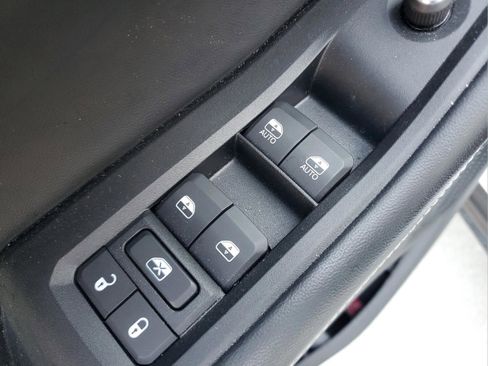 Used 2023 Jeep Grand Cherokee Limited image 14