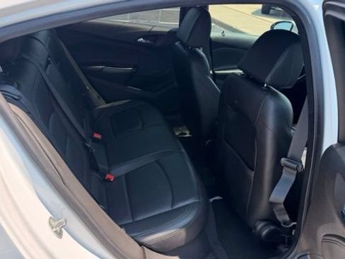 Used 2018 Chevrolet Cruze Premier w/ Premier True North Edition FWD image 13