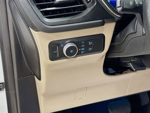 Used 2020 Ford Escape Titanium AWD/4WD image 10