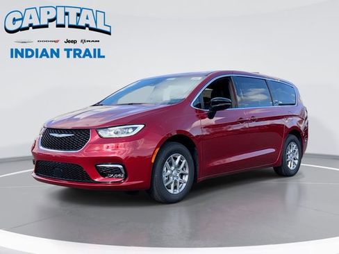 New 2026 Chrysler Pacifica Select image 1