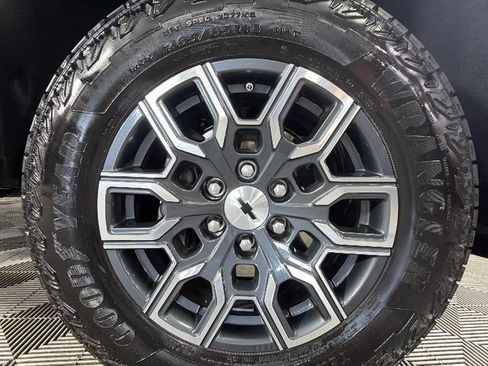 Used 2024 Chevrolet Colorado Z71 w/ Z71 Convenience Package 2 AWD/4WD image 37