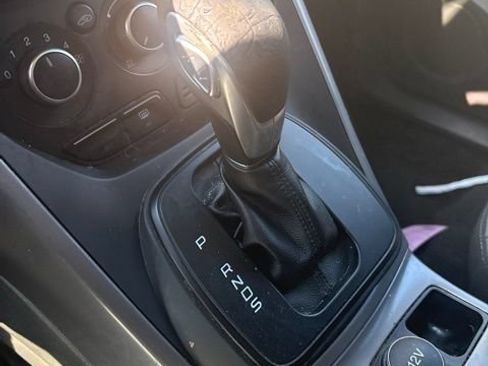 Used 2015 Ford Escape SE FWD image 4