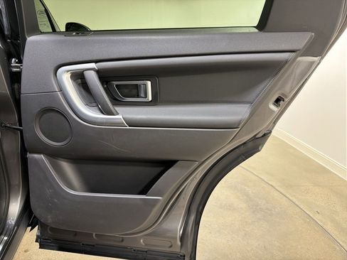 Used 2019 Land Rover Discovery Sport image 26