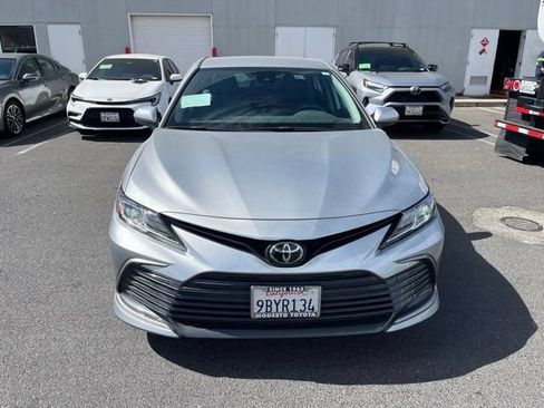 Used 2022 Toyota Camry LE w/ Carpet Mat Package (TMS) FWD image 2