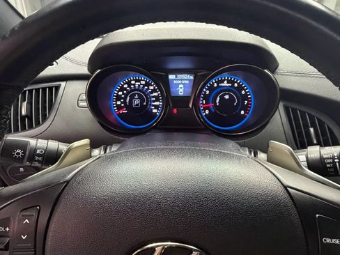 Used 2015 Hyundai Genesis 3.8 RWD image 16