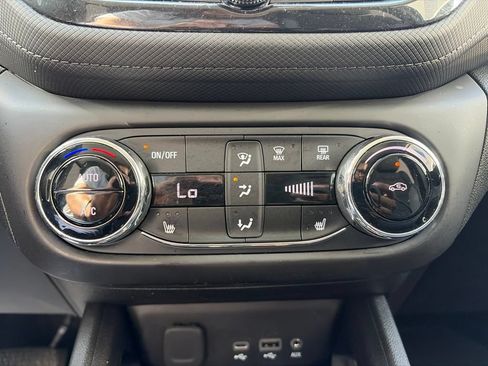 Used 2023 Chevrolet TrailBlazer LT w/ Convenience Package AWD/4WD image 13