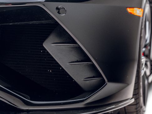 Used 2021 Lamborghini Huracan EVO RWD image 14