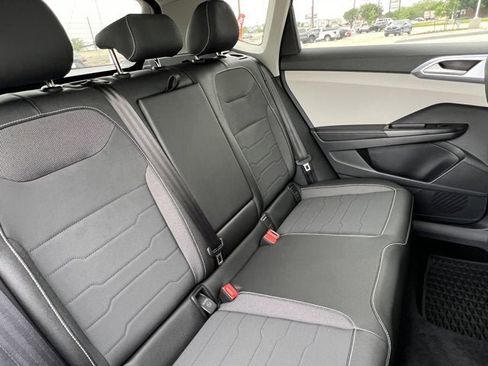 New 2025 Volkswagen Taos SE image 33