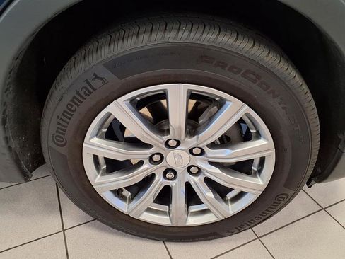 Used 2021 Cadillac XT4 Premium Luxury w/ Driver Awareness Package image 8