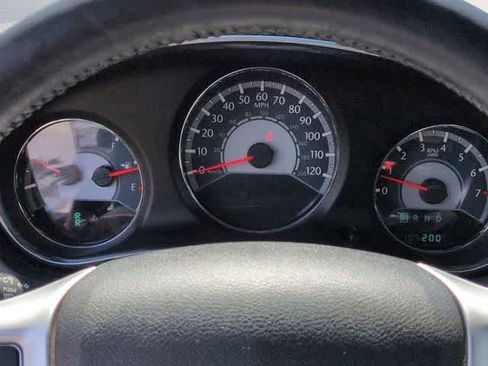 Used 2013 Chrysler 200 Limited FWD image 30