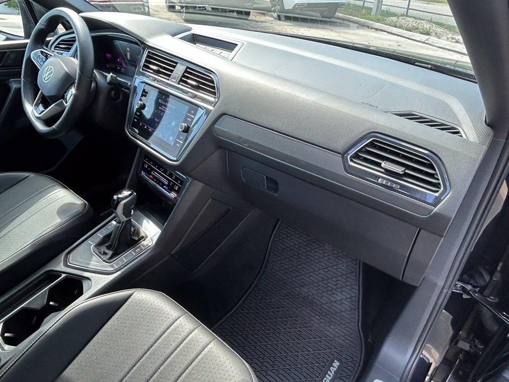 Certified 2023 Volkswagen Tiguan SE R-Line FWD image 36