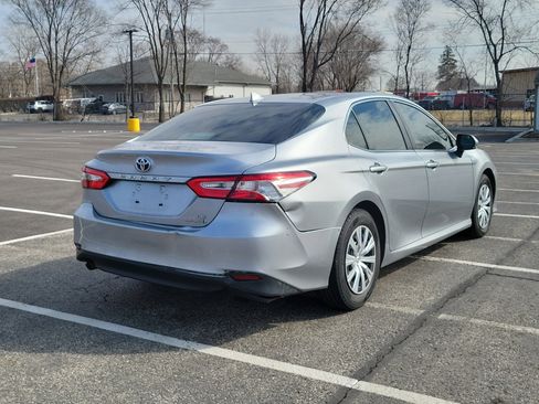 Used 2019 Toyota Camry LE w/ Sunroof Package image 4