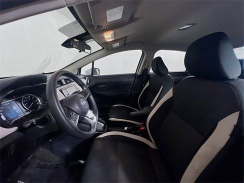 Used 2021 Nissan Versa SV image 18