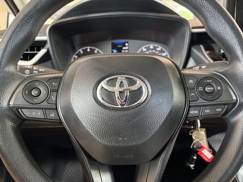 Used 2025 Toyota Corolla LE FWD image 25