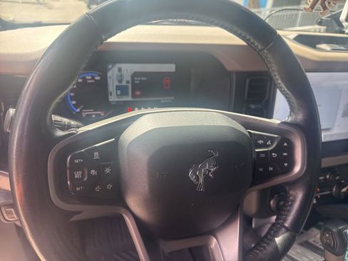 Used 2023 Ford Bronco Wildtrak image 19