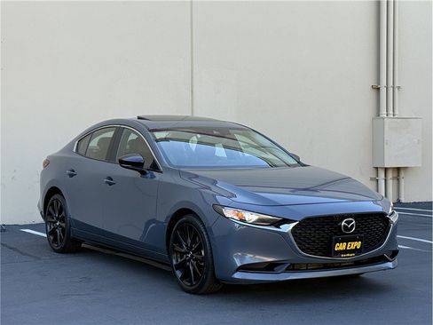 Used 2022 MAZDA MAZDA3 s FWD image 3