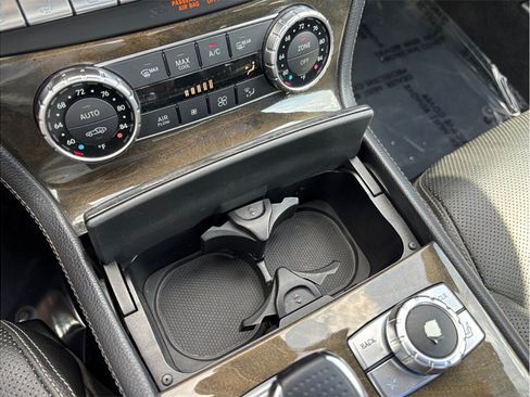 Used 2013 Mercedes-Benz SL 550 image 31