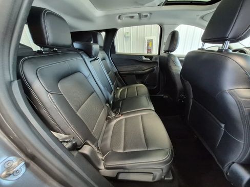 Used 2021 Ford Escape SEL w/ Technology Package AWD/4WD image 18