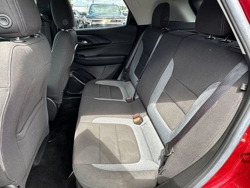 Used 2022 Chevrolet TrailBlazer LT w/ Convenience Package FWD image 17
