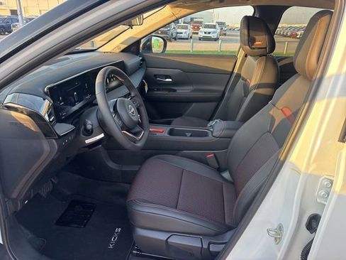 New 2026 Nissan Kicks SR w/ SR Premium Package FWD image 6