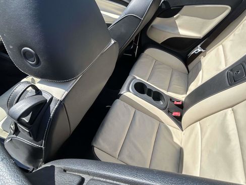 Used 2015 Volkswagen Eos Executive FWD image 11