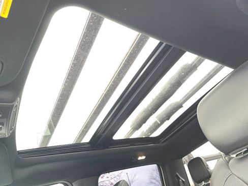 Used 2019 Ford F150 Raptor w/ Equipment Group 802A Luxury image 3