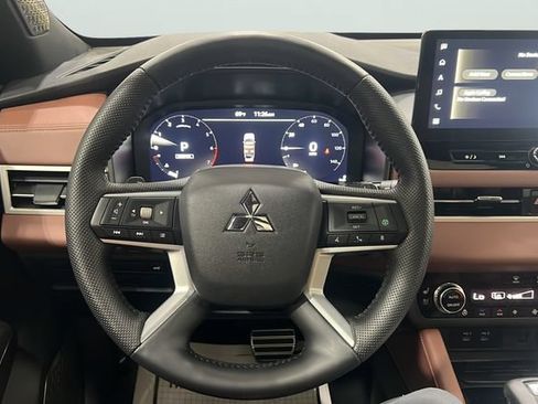 Used 2025 Mitsubishi Outlander SEL AWD/4WD image 15