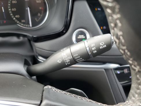 Certified 2022 Cadillac XT5 Premium Luxury image 19