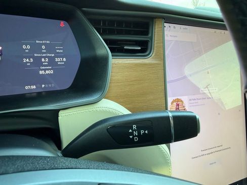 Used 2020 Tesla Model X Long Range image 15