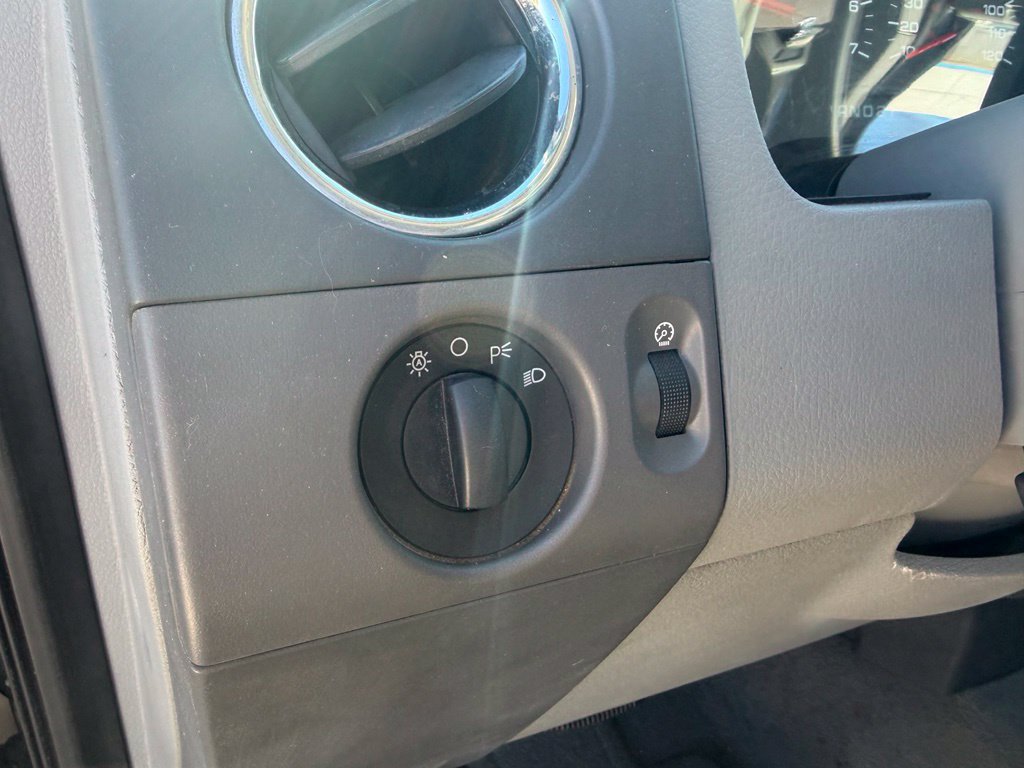 Used 2005 Ford F150 XLT RWD image 16