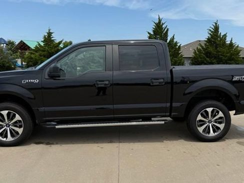 Used 2019 Ford F150 XL w/ Equipment Group 101A Mid AWD/4WD image 3