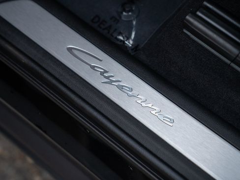 Certified 2026 Porsche Cayenne AWD/4WD image 12