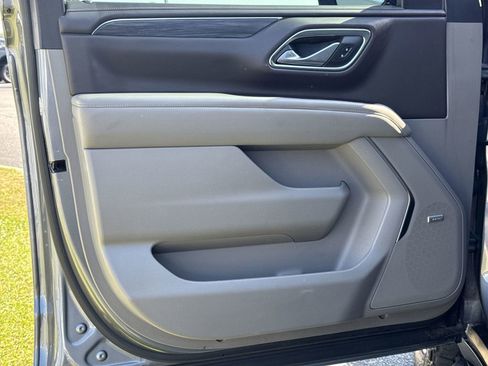 Used 2022 GMC Yukon SLT w/ SLT Premium Package AWD/4WD image 14