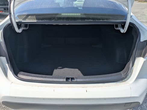 Used 2021 Toyota Corolla LE FWD image 9
