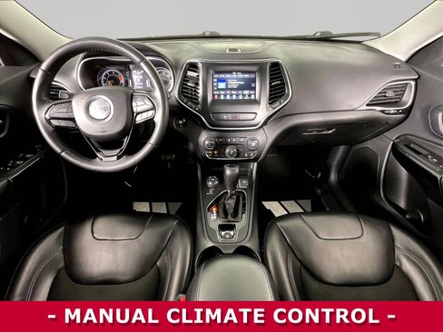 Used 2019 Jeep Cherokee Latitude Plus AWD/4WD image 7