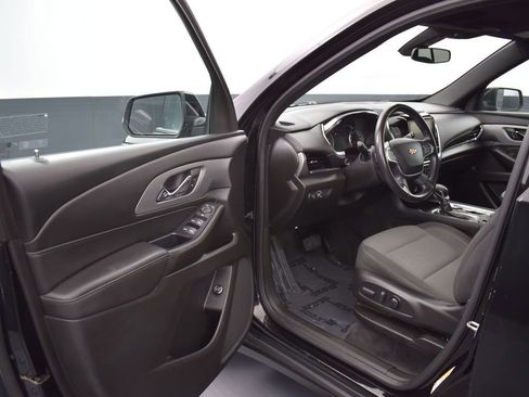 Used 2022 Chevrolet Traverse LT image 8