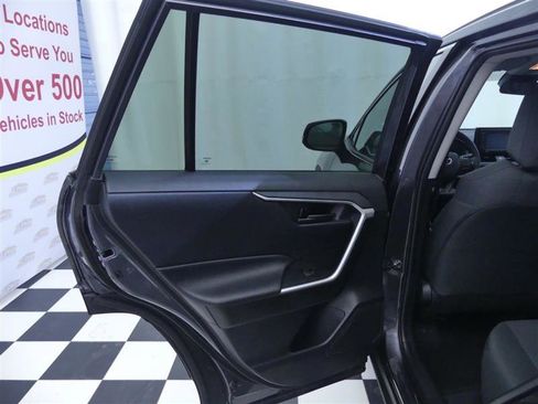 Used 2020 Toyota RAV4 LE image 24