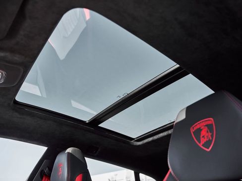 Used 2024 Lamborghini Urus S AWD/4WD image 51