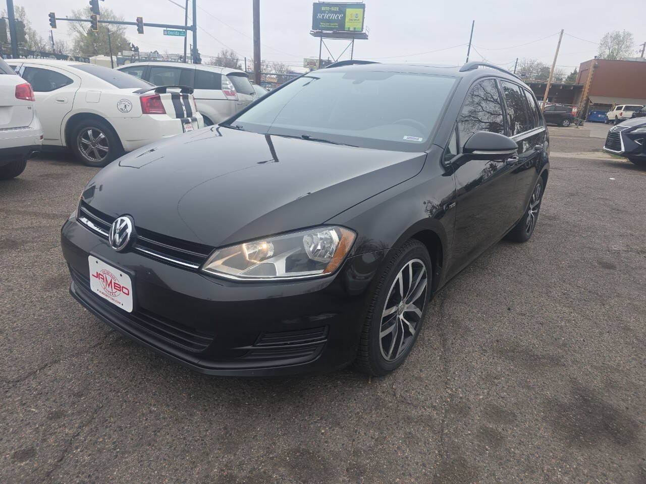 Used 2016 Volkswagen Golf Limited Edition FWD image 1